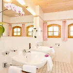 Hotel Ferienparadies Spielmannsau 3*